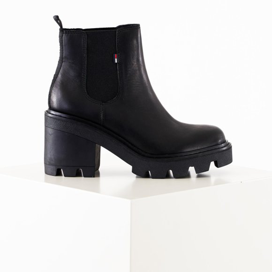 Essential leather midheel boot