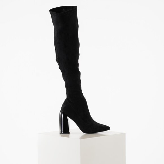 Tight shaft block heel boots