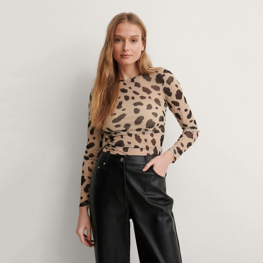 asymmetric mesh top