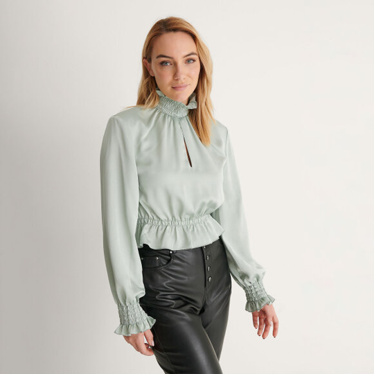 Pad shoulder blouse