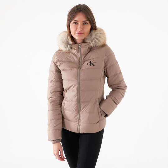Short fitted puffer jacket