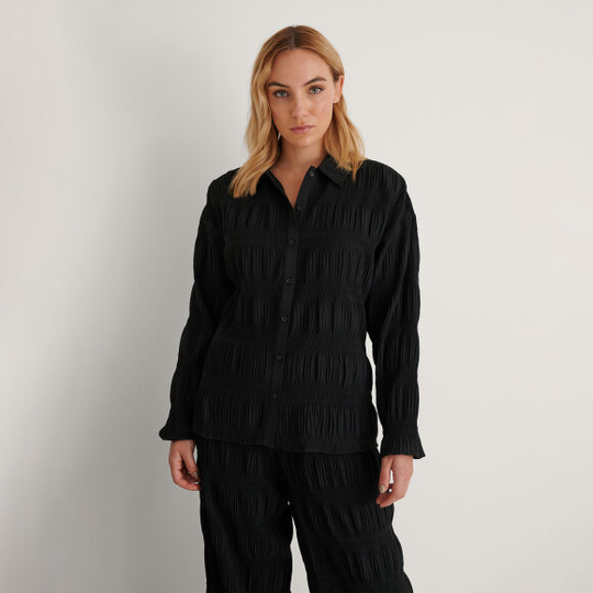 Light pleated shirt