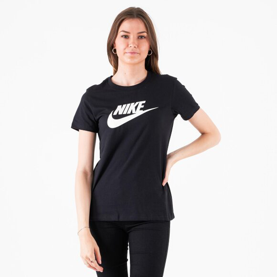 Sportswear essential