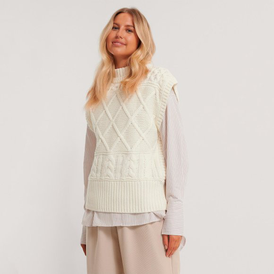 Cable knitted vest